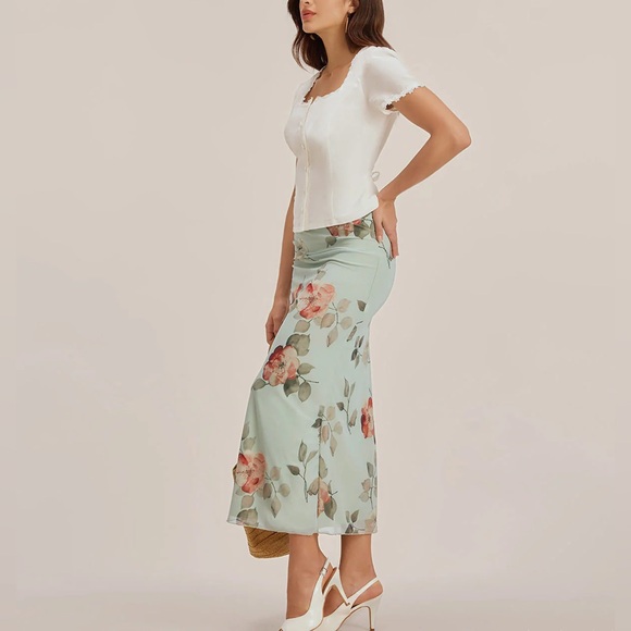 Rihoas White Square Neck Button Lace Blouse - Picture 5 of 9